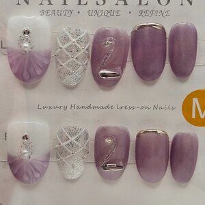 Press On Nails- Lavender/White/Silver Glitter Swan Design/ Size Medium (10 pack)